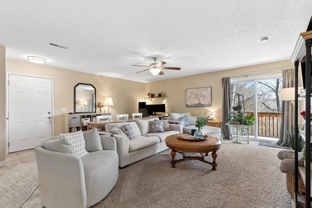 4107 Creek Hill Drive 07, Bettendorf, IA 52722