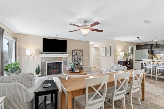 4107 Creek Hill Drive 07, Bettendorf, IA 52722