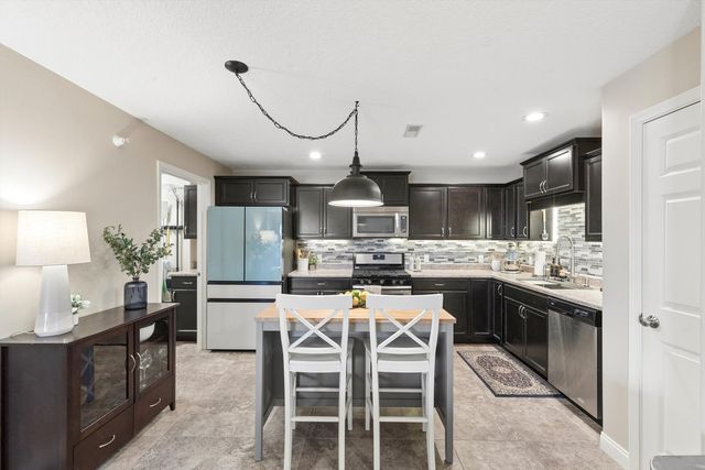 4107 Creek Hill Drive 07, Bettendorf, IA 52722