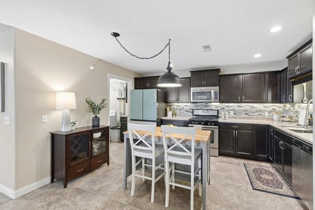 4107 Creek Hill Drive 07, Bettendorf, IA 52722