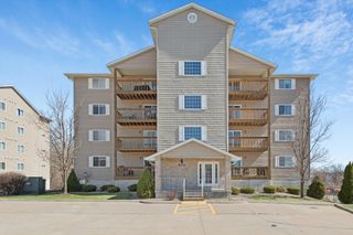 4107 Creek Hill Drive 07, Bettendorf, IA 52722