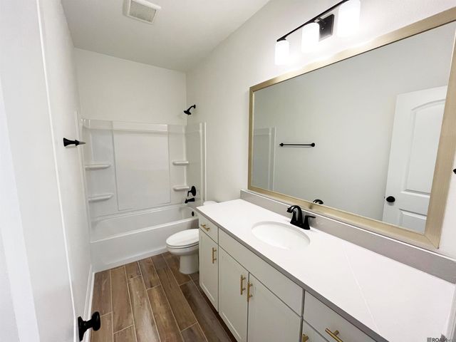 1217 Lakehaven Dr, Gonzales, LA 70737