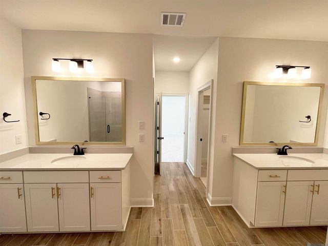 1217 Lakehaven Dr, Gonzales, LA 70737