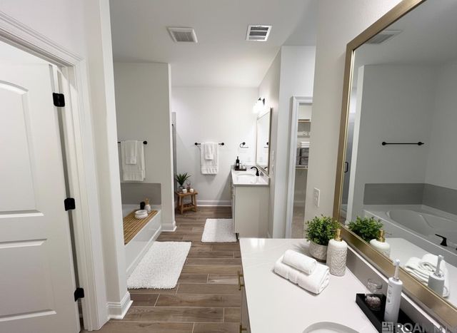 1217 Lakehaven Dr, Gonzales, LA 70737