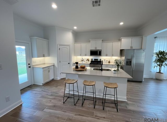 1217 Lakehaven Dr, Gonzales, LA 70737