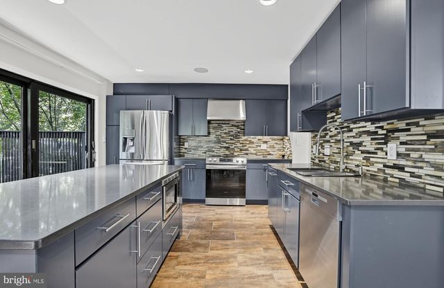 11322 DOCKSIDE CIR, Reston, VA 20191