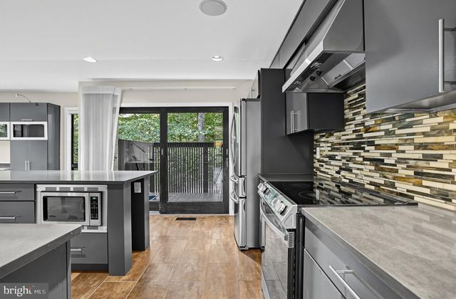 11322 DOCKSIDE CIR, Reston, VA 20191