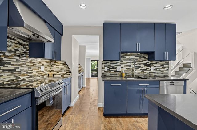 11322 DOCKSIDE CIR, Reston, VA 20191