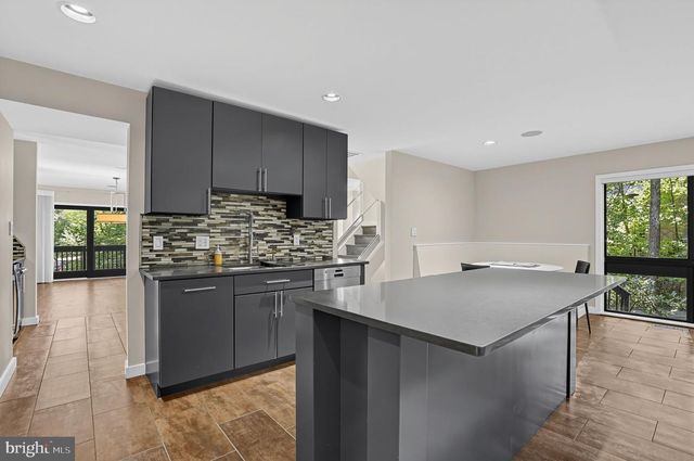 11322 DOCKSIDE CIR, Reston, VA 20191