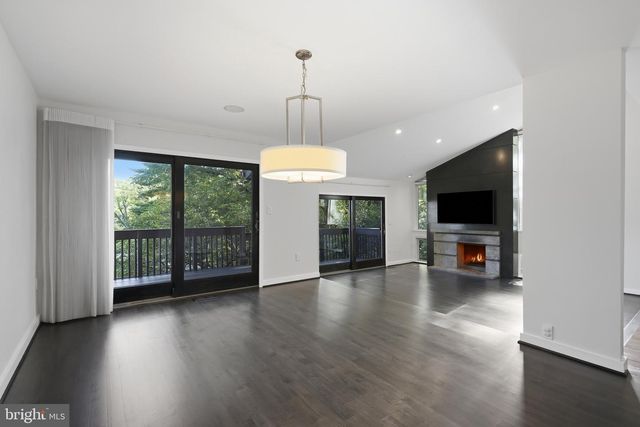 11322 DOCKSIDE CIR, Reston, VA 20191