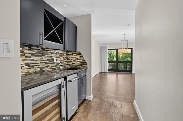 11322 DOCKSIDE CIR, Reston, VA 20191
