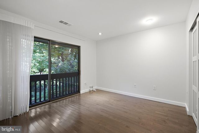 11322 DOCKSIDE CIR, Reston, VA 20191