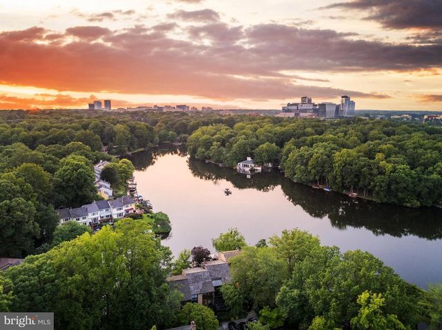 11322 DOCKSIDE CIR, Reston, VA 20191