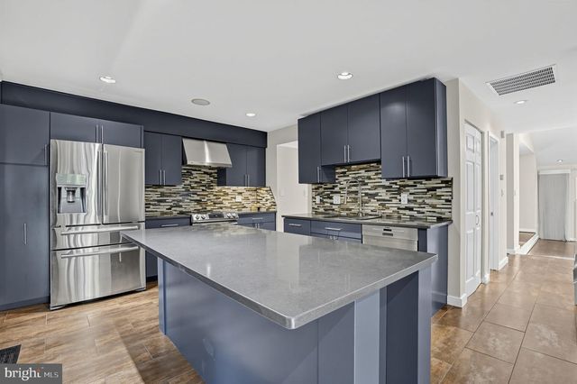 11322 DOCKSIDE CIR, Reston, VA 20191