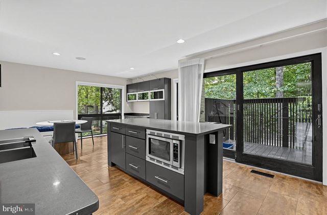 11322 DOCKSIDE CIR, Reston, VA 20191