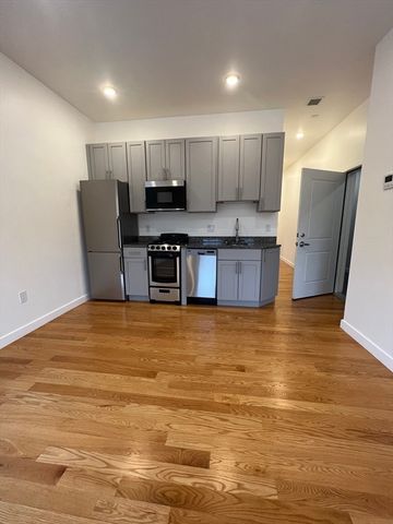 64 Market 301, Lynn, MA 01901