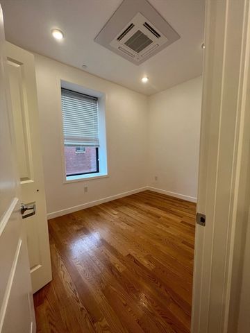 64 Market 301, Lynn, MA 01901