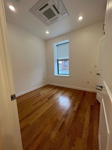 64 Market 301, Lynn, MA 01901