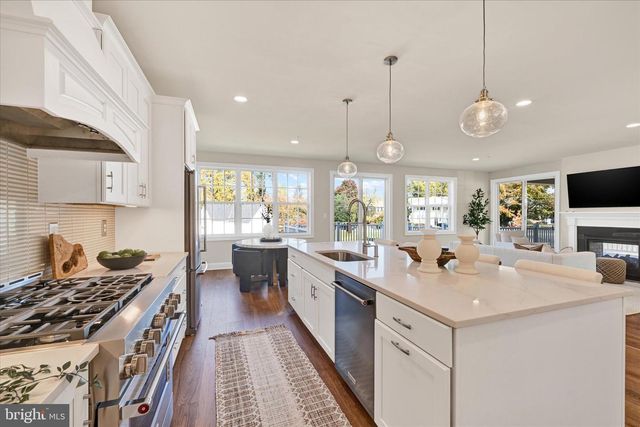 118 VILLABROOK WAY, Baltimore, MD 21212