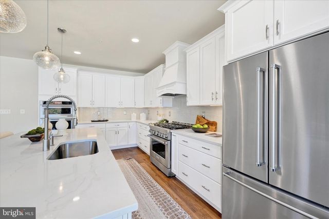118 VILLABROOK WAY, Baltimore, MD 21212