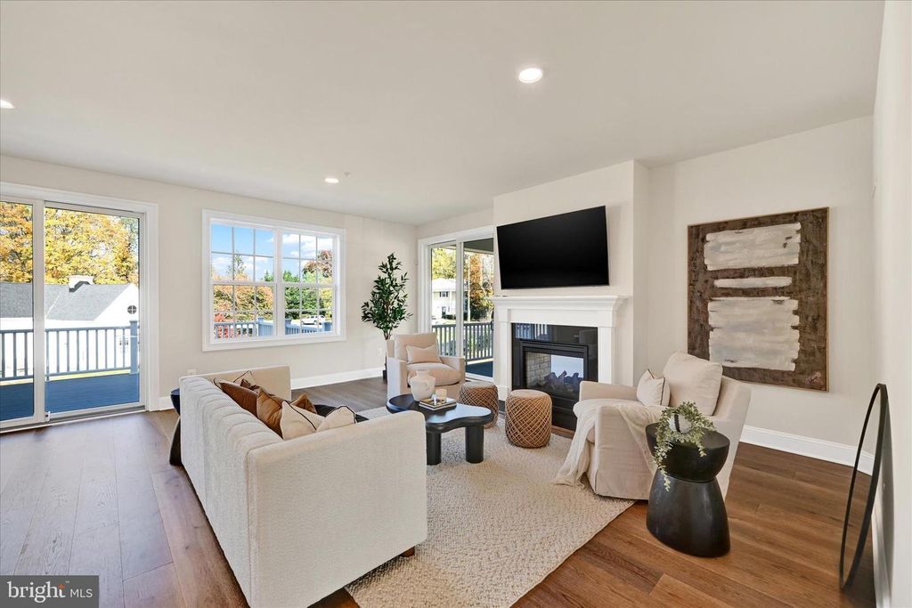 Image 15 of property listing at 118 VILLABROOK WAY, Baltimore, MD 21212