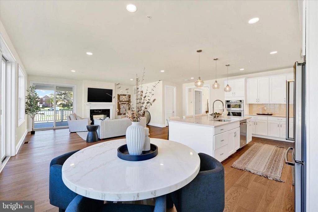 Image 19 of property listing at 118 VILLABROOK WAY, Baltimore, MD 21212