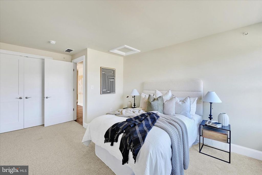 Image 29 of property listing at 118 VILLABROOK WAY, Baltimore, MD 21212