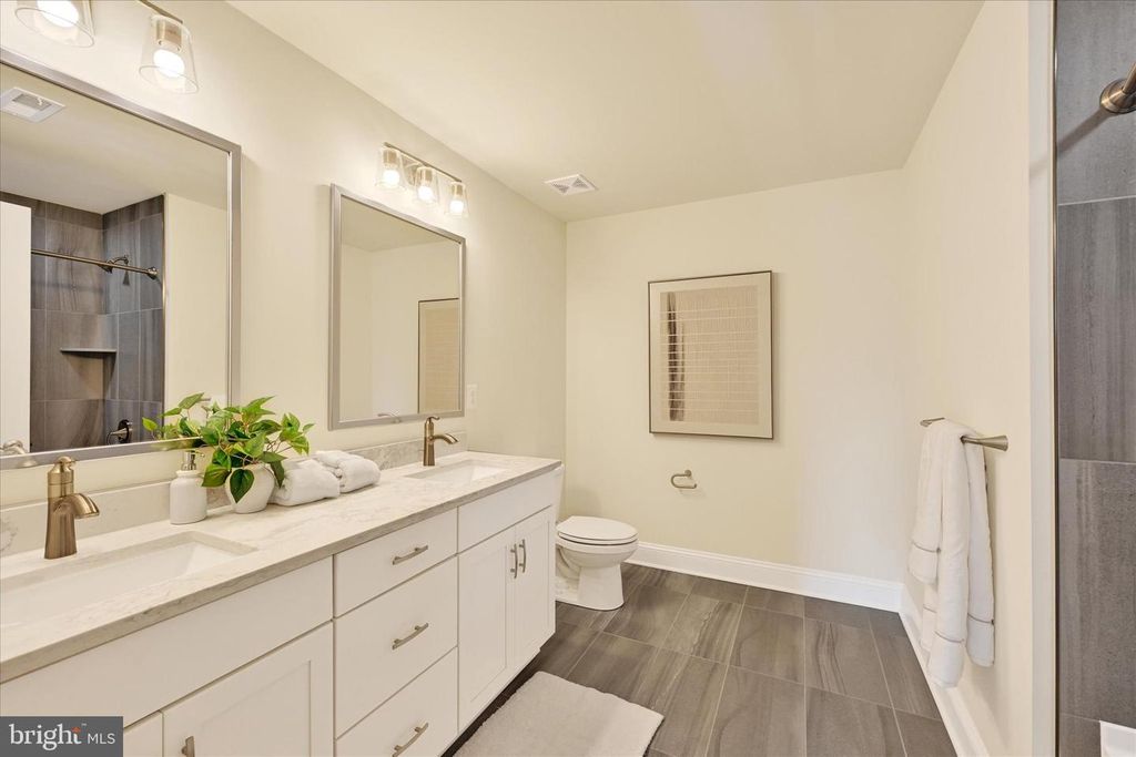 Image 32 of property listing at 118 VILLABROOK WAY, Baltimore, MD 21212