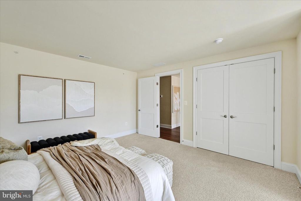 Image 35 of property listing at 118 VILLABROOK WAY, Baltimore, MD 21212