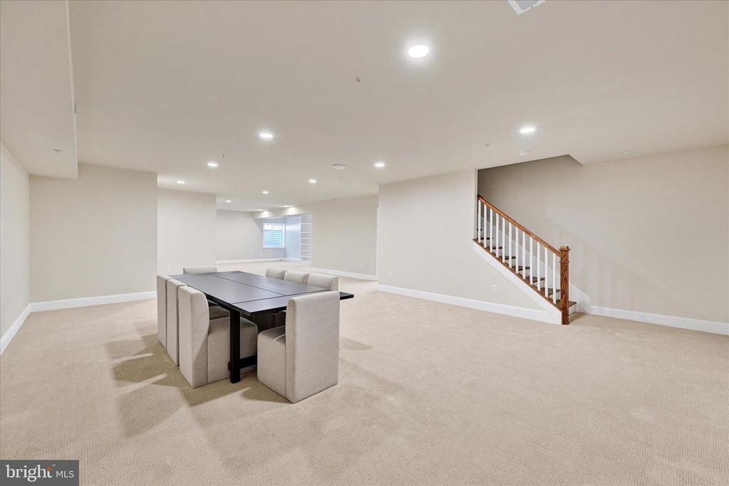 Image 43 of property listing at 118 VILLABROOK WAY, Baltimore, MD 21212