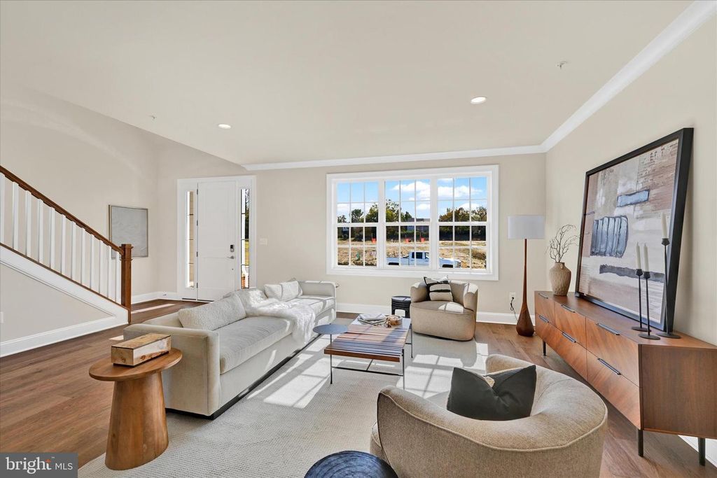 Image 7 of property listing at 118 VILLABROOK WAY, Baltimore, MD 21212