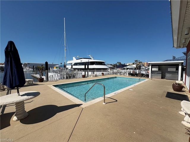 750 River Point DR, Naples, FL 34102