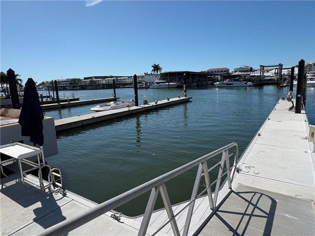 750 River Point DR, Naples, FL 34102