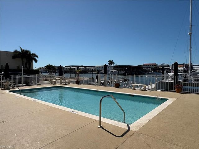 750 River Point DR, Naples, FL 34102