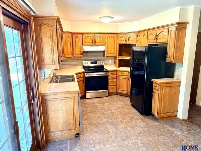 8130 N Hazelwood Drive, Lincoln, NE 68510