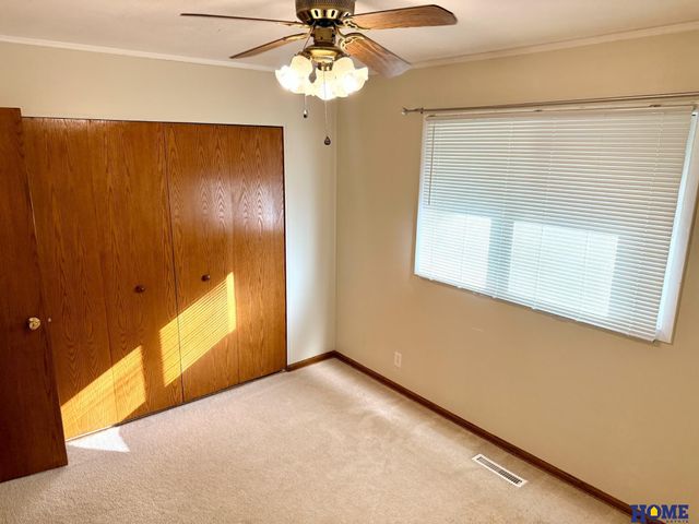 8130 N Hazelwood Drive, Lincoln, NE 68510
