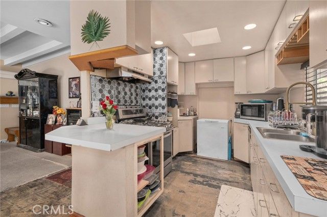 6757 Clifford, Riverside, CA 92504