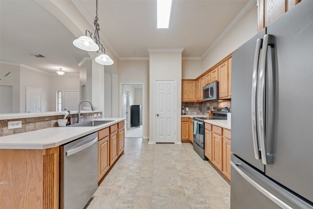 828 Greenview Court, Aubrey, TX 76227