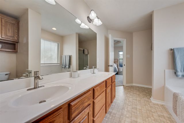 828 Greenview Court, Aubrey, TX 76227
