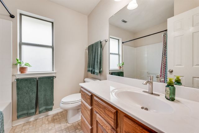 828 Greenview Court, Aubrey, TX 76227