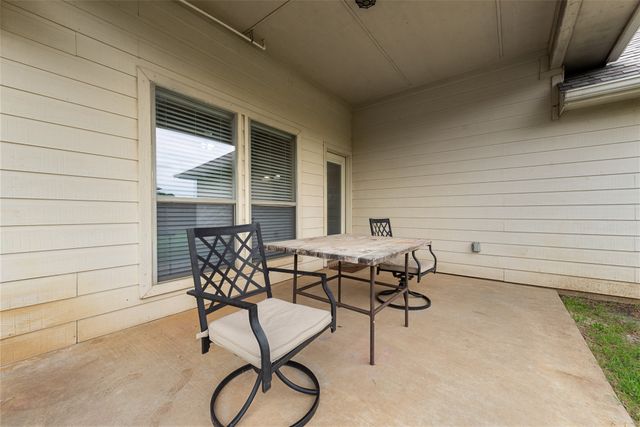 828 Greenview Court, Aubrey, TX 76227
