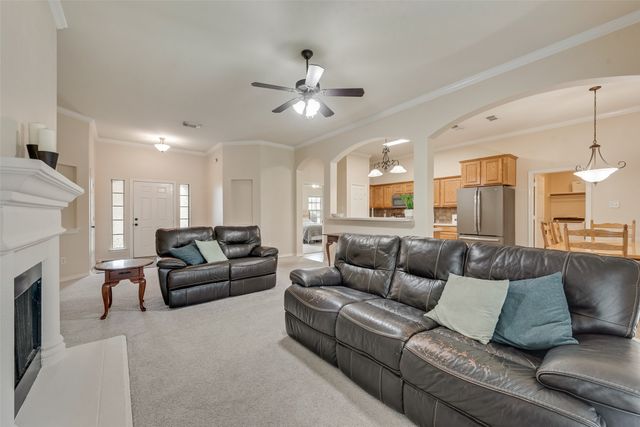 828 Greenview Court, Aubrey, TX 76227