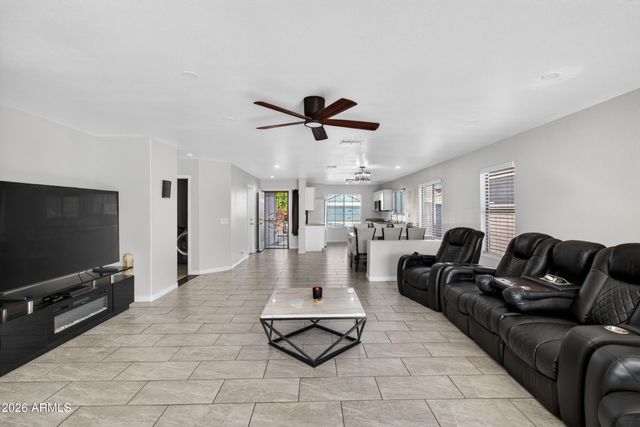 21820 N 32ND Avenue, Phoenix, AZ 85027