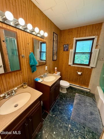 25 Merritt Road, Queensbury, NY 12804