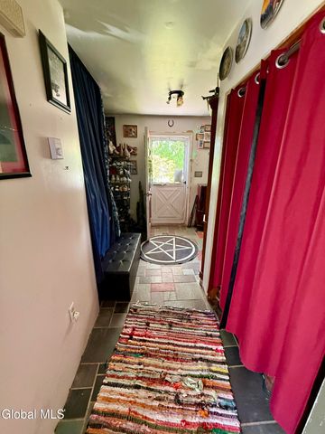 25 Merritt Road, Queensbury, NY 12804