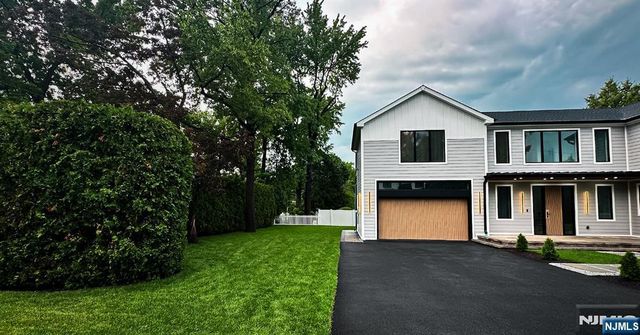 171 Newcomb Road, Tenafly, NJ 07670