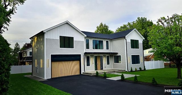 171 Newcomb Road, Tenafly, NJ 07670