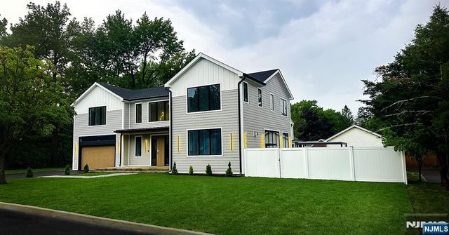 171 Newcomb Road, Tenafly, NJ 07670