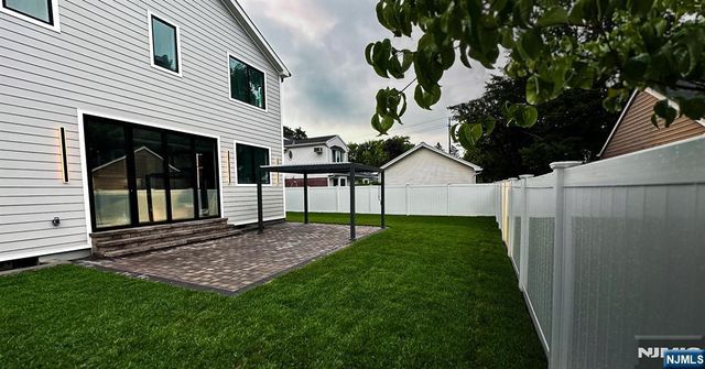 171 Newcomb Road, Tenafly, NJ 07670