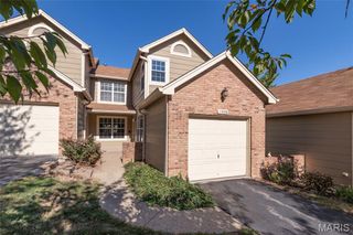 11956 Autumn Lakes Drive, Maryland Heights, MO 63043